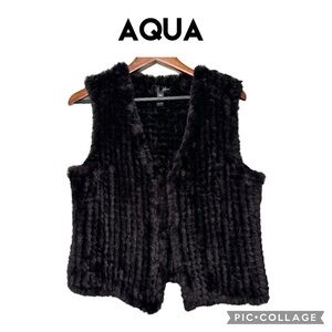 Aqua by Bloomingdale’s faux fur black v neck vest size M